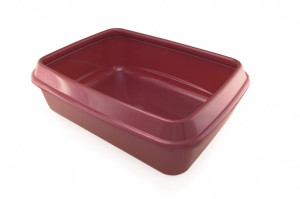Plastic cat litter box with lid preventing cat litter spills, size large