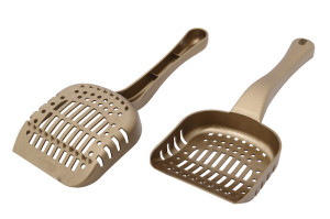 Large plastic cat litter scoop to pick up cat litter