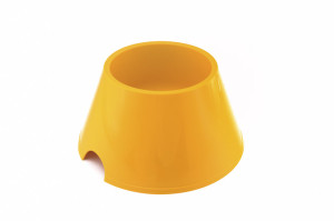 Cocker Spaniel plastic bowl that prevents dog's ears to dip into the water or food